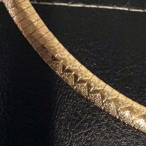 Chevron Omega Chain - Picture 2 of 6